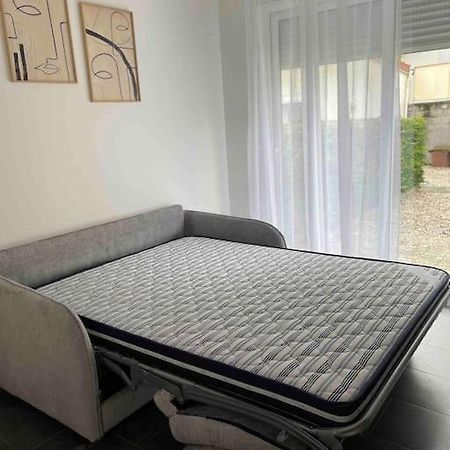 Studio Tout Confort, Au Pied De Toute Commodite, 2 Apartman Créteil Kültér fotó