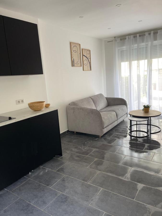 Studio Tout Confort, Au Pied De Toute Commodite, 2 Apartman Créteil Kültér fotó