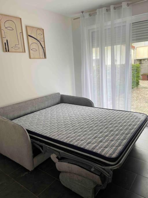 Studio Tout Confort, Au Pied De Toute Commodite, 2 Apartman Créteil Kültér fotó