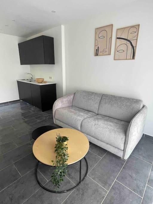 Studio Tout Confort, Au Pied De Toute Commodite, 2 Apartman Créteil Kültér fotó